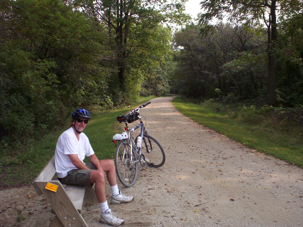 des plaines river trail bike ride