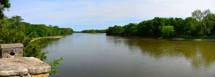 Wide angle shot of Kankakee River