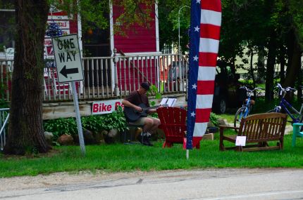 Pedal & Cup Guitar Player