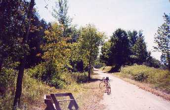 ahnapee-bike-trail-0008.jpg (16263 bytes)